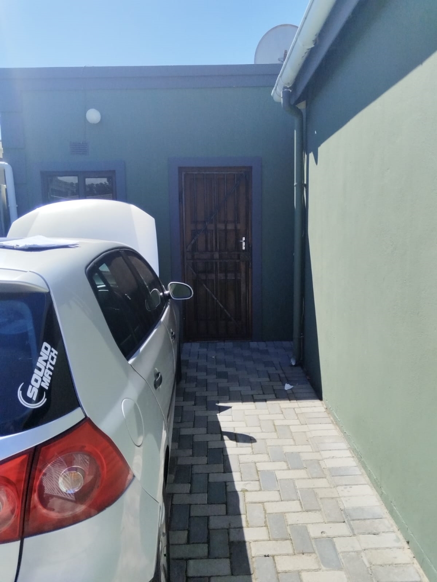 2 Bedroom Property for Sale in Electric City Western Cape